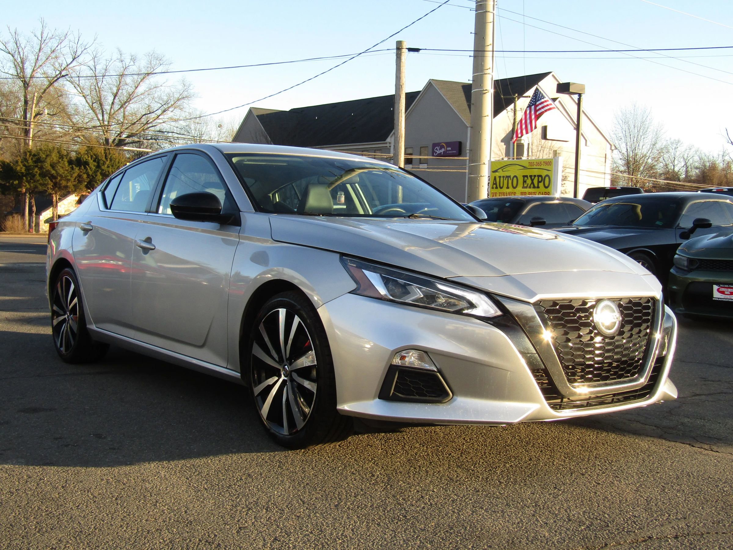 Used 2021 Nissan Altima 2.5 SR FWD image 1