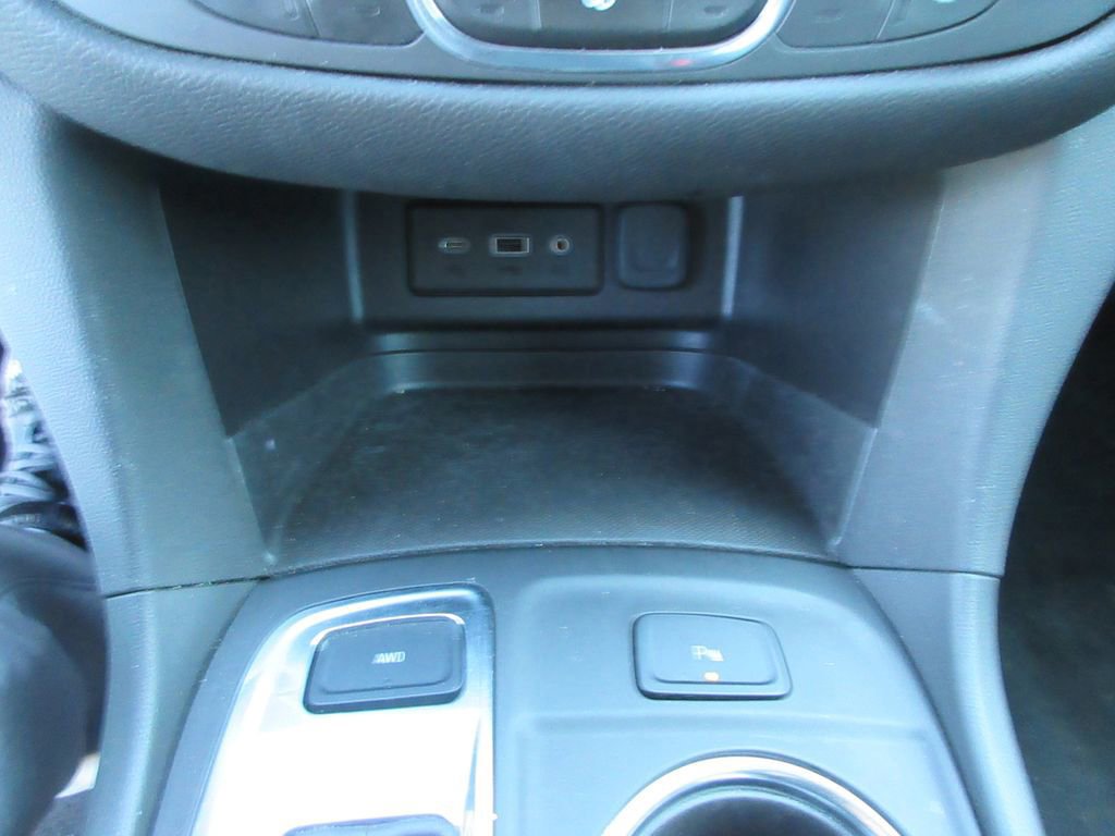 Used 2024 Chevrolet Equinox LT image 28