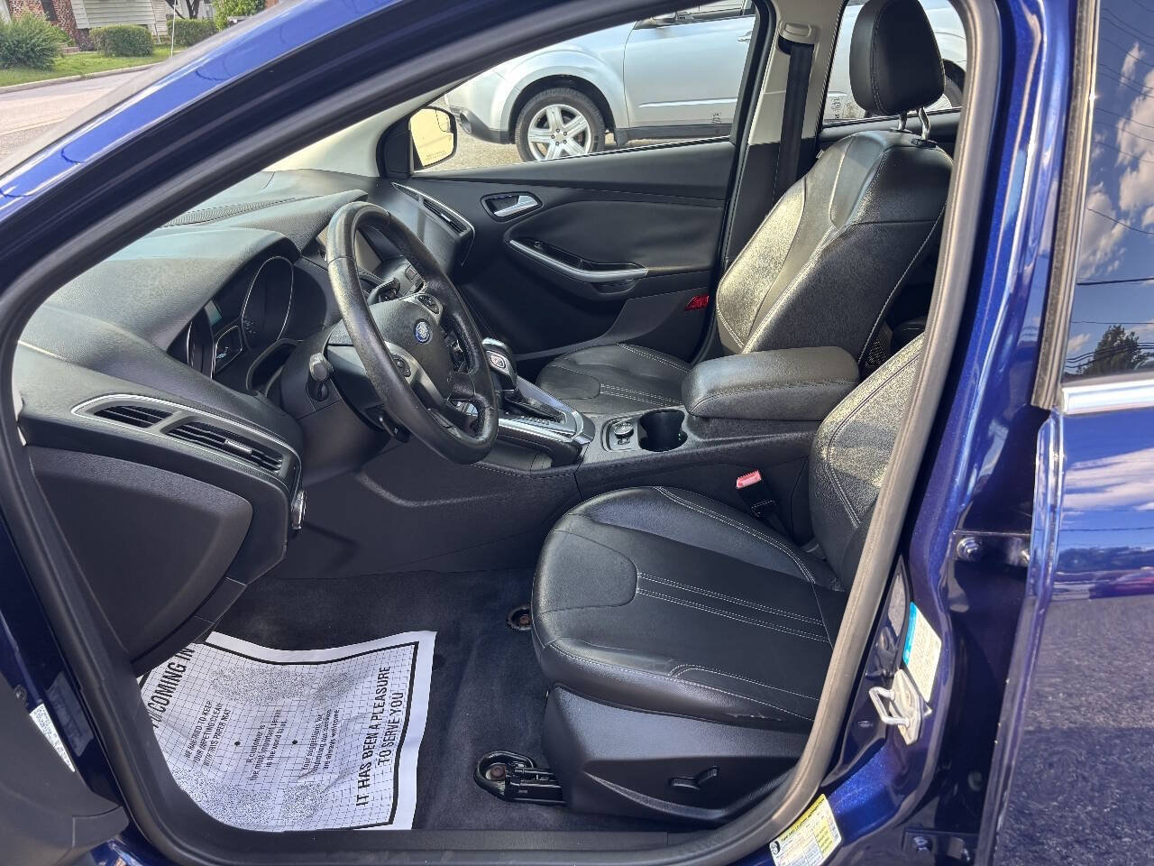 Used 2012 Ford Focus Titanium FWD image 9