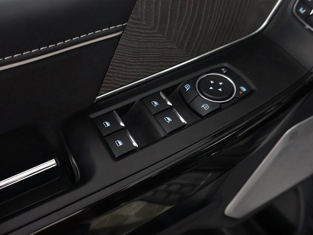 Used 2023 Ford F150 Lightning Platinum image 40