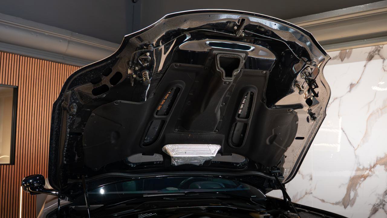 Used 2024 Aston Martin DB12 Coupe RWD image 35