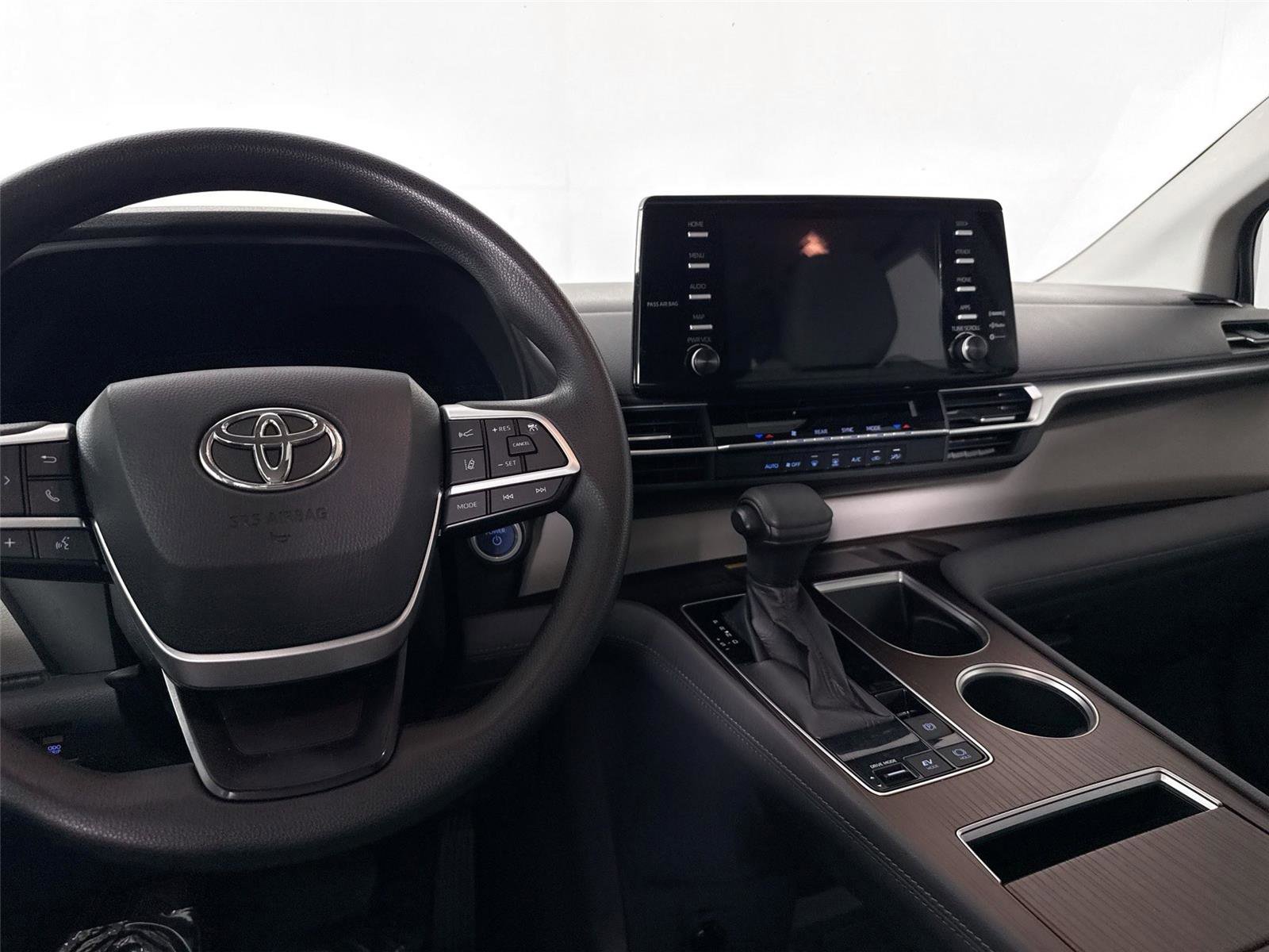 Used 2021 Toyota Sienna LE w/ LE Plus Package image 33