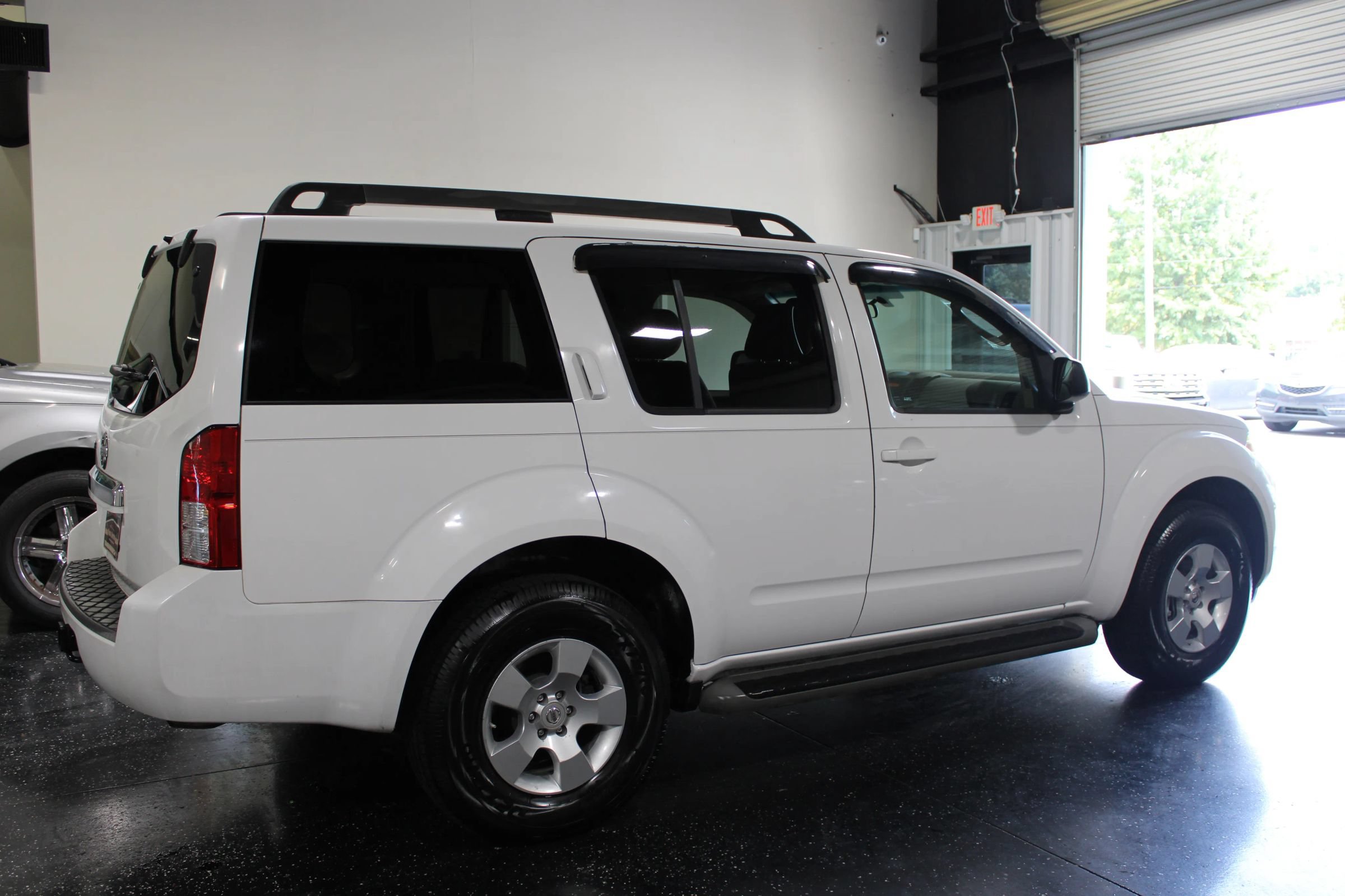 Used 2008 Nissan Pathfinder S RWD image 3