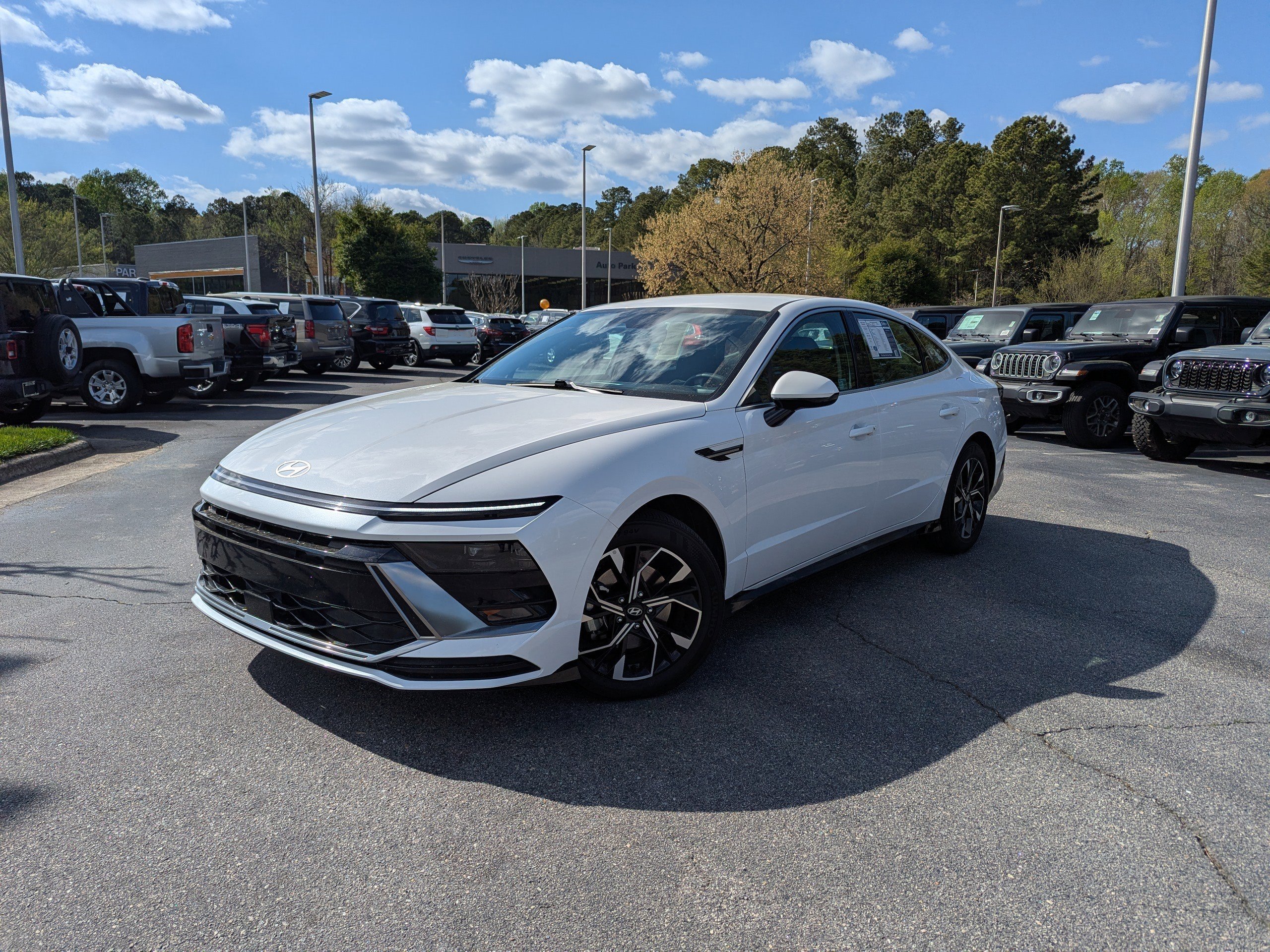 Used 2025 Hyundai Sonata SEL image 1