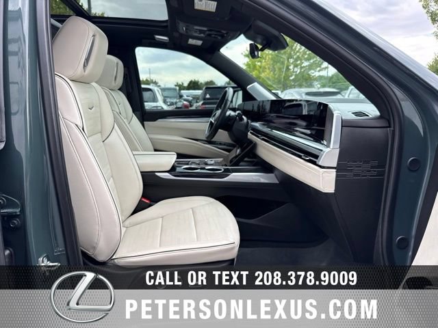 Used 2025 Cadillac Escalade ESV Sport w/ Touring Package AWD/4WD image 13