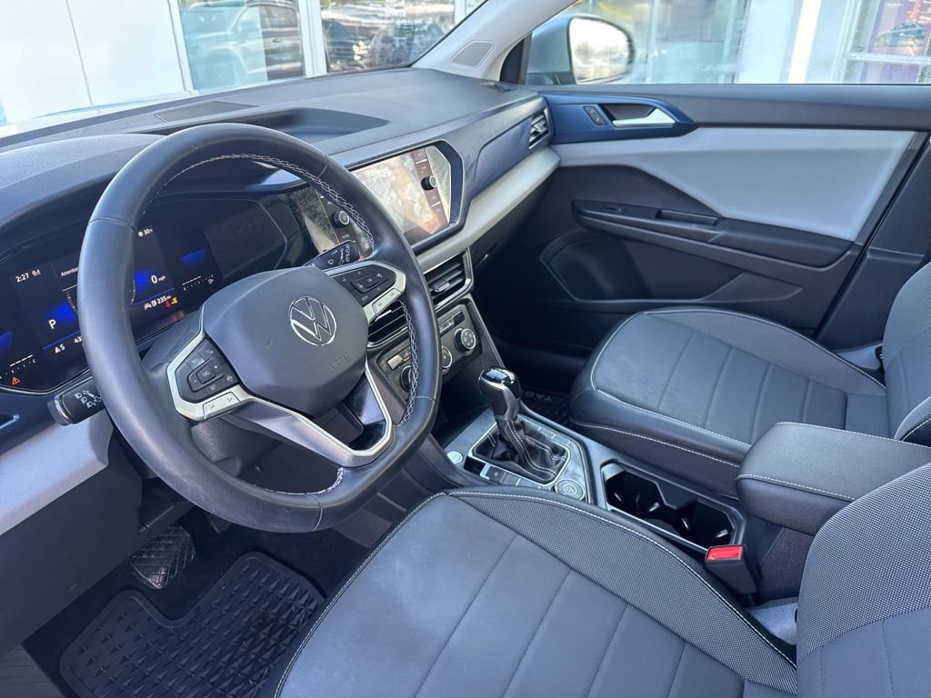 Certified 2022 Volkswagen Taos SE w/ Panoramic Sunroof Package image 10