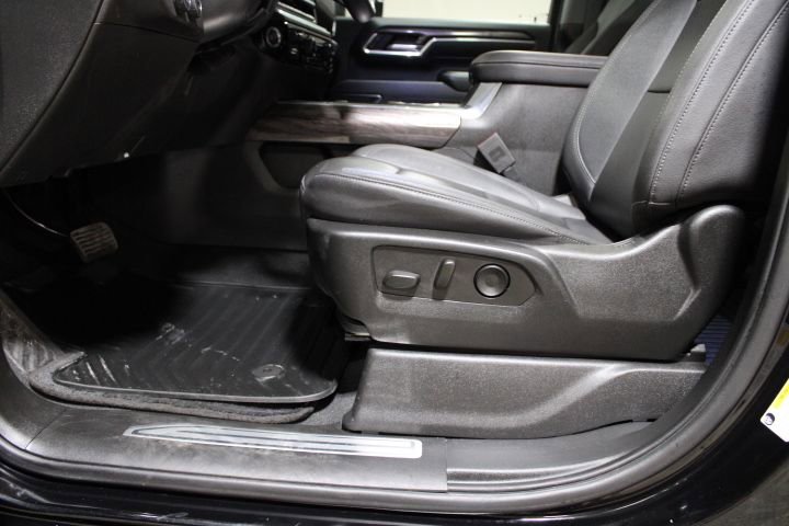 Used 2024 Chevrolet Silverado 2500 LTZ w/ LTZ Convenience Package image 20