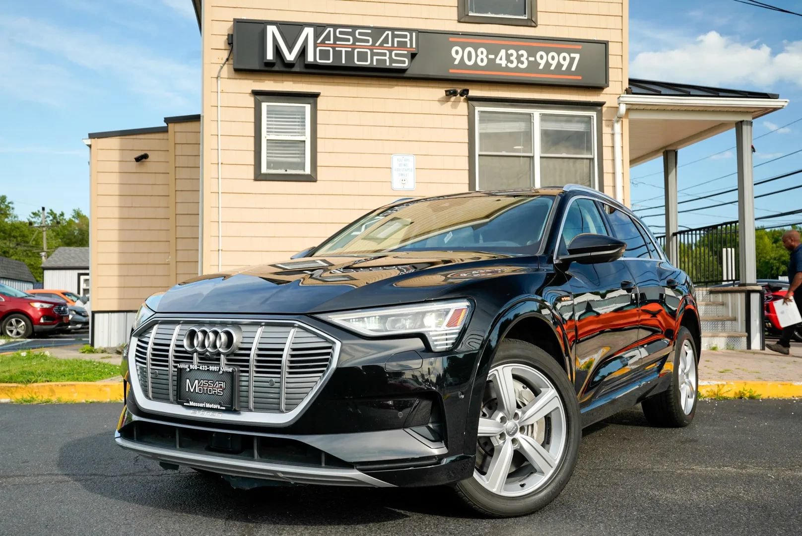Used 2019 Audi e-tron Prestige AWD/4WD image 1