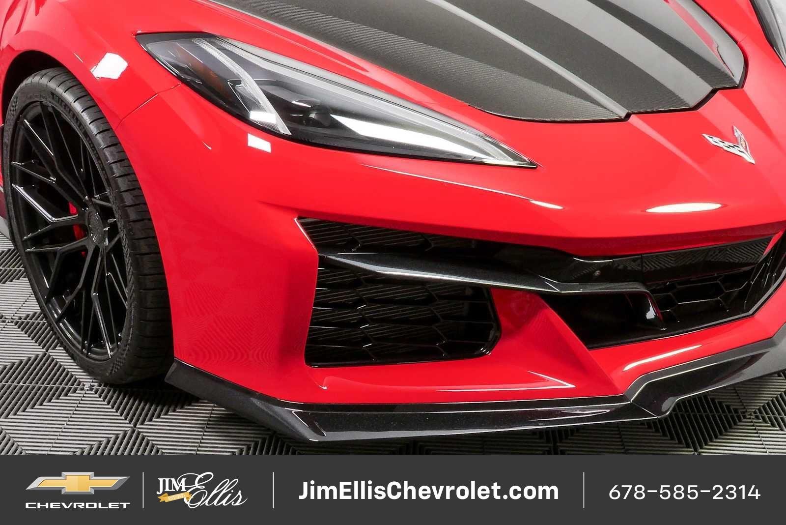 Used 2024 Chevrolet Corvette Z06 w/ Chrome Exterior Badge Package RWD image 33