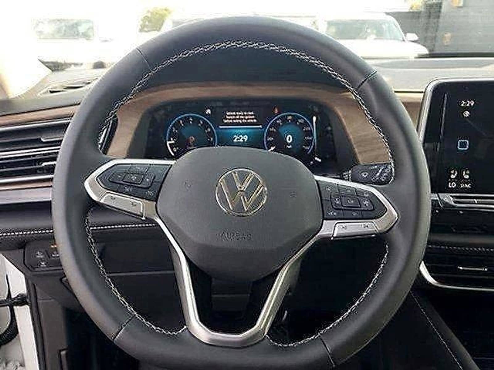 Used 2026 Volkswagen Atlas SE FWD image 15