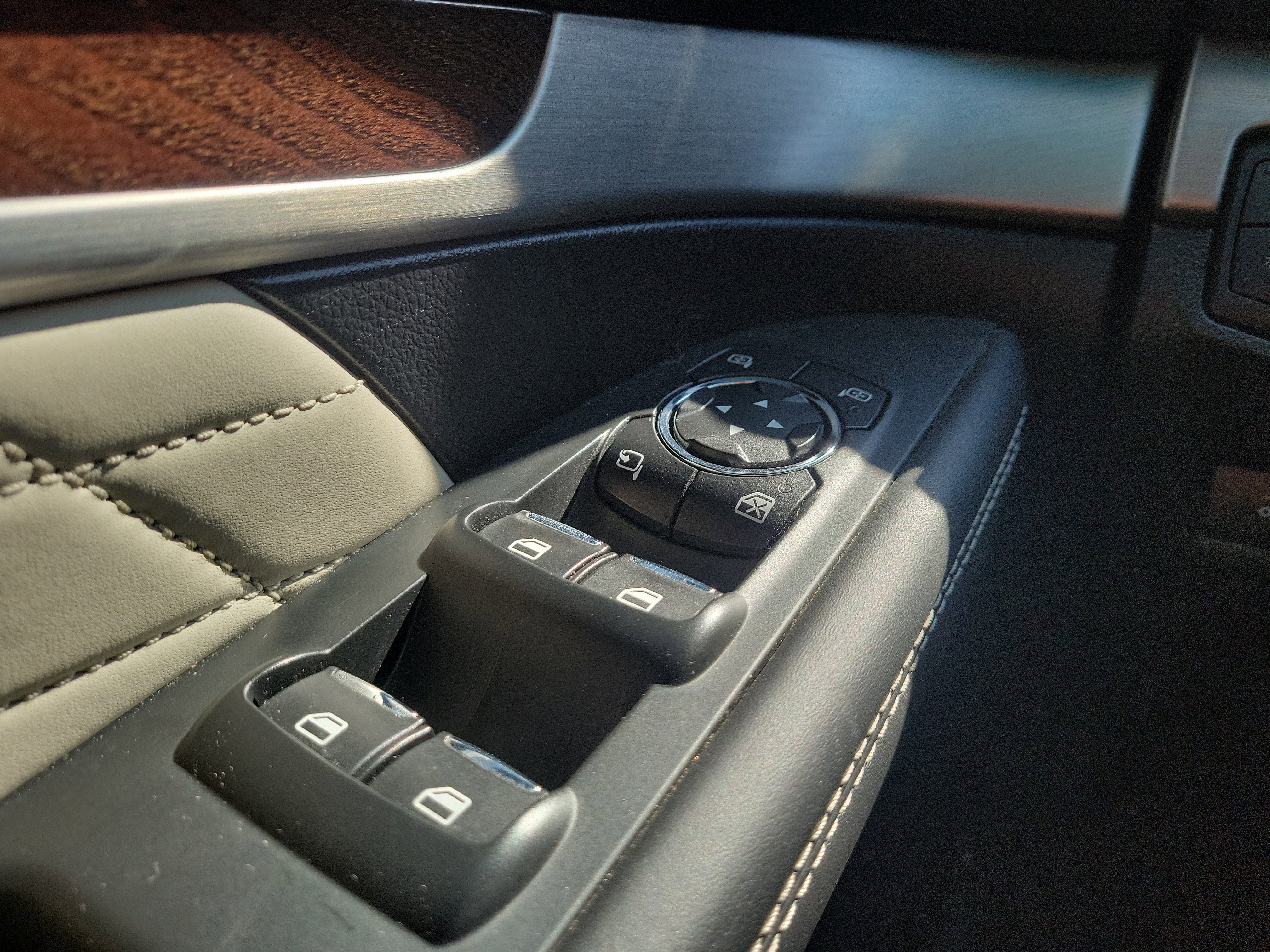 Used 2016 Ford Explorer Platinum image 22