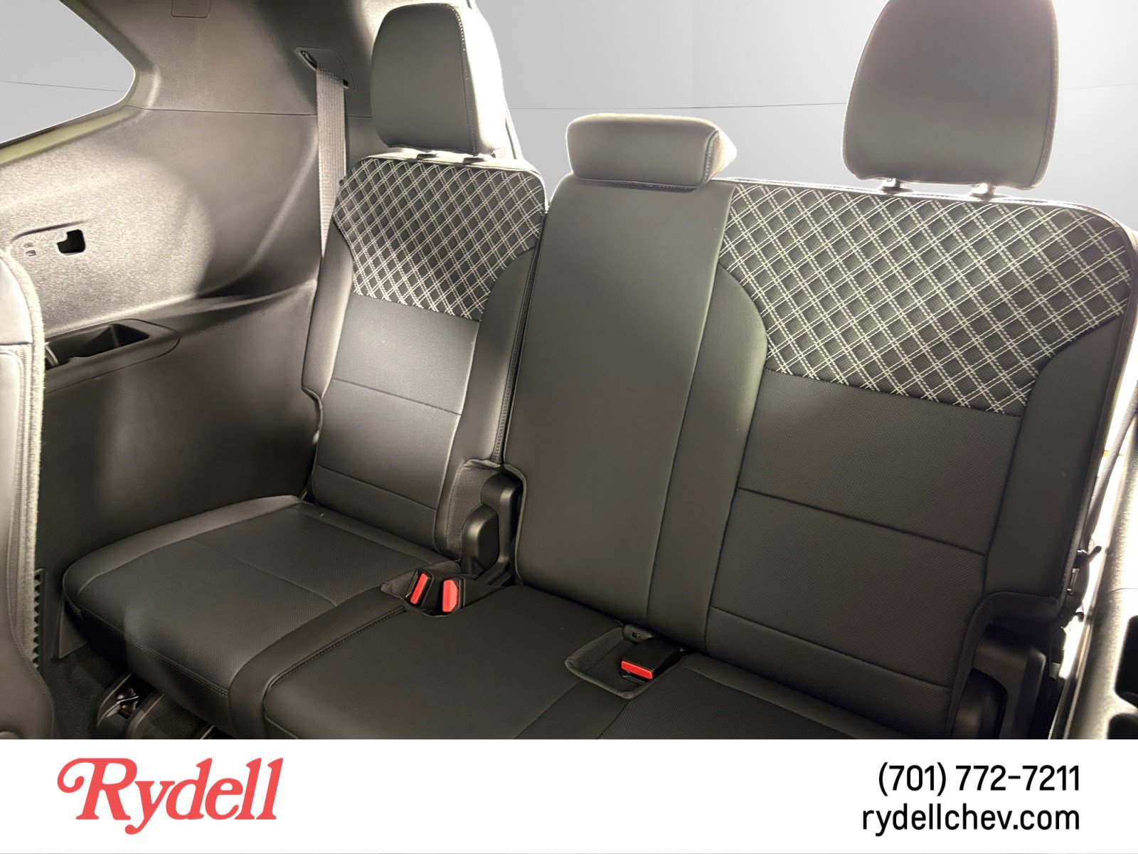 Used 2025 GMC Acadia Denali w/ LPO, Floor Liner Package image 16