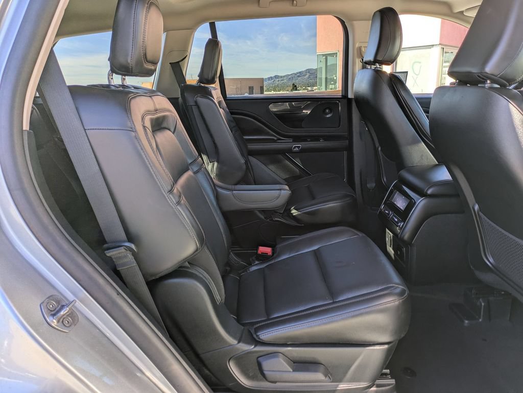 Used 2024 Lincoln Aviator Reserve AWD/4WD image 32