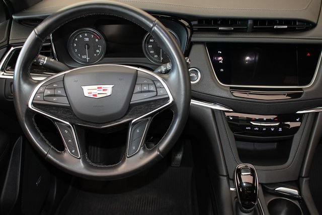 Used 2021 Cadillac XT5 Premium Luxury AWD/4WD image 16