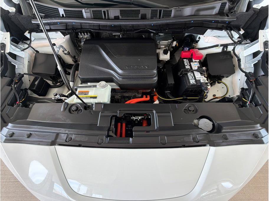 Used 2025 Nissan Leaf S FWD image 31