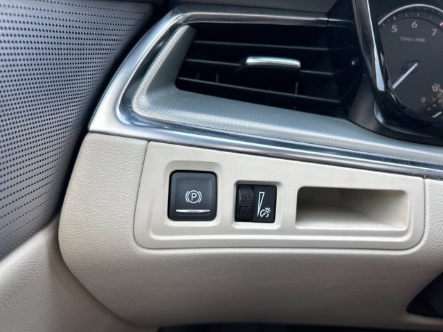 Used 2022 Cadillac XT5 Premium Luxury AWD/4WD image 27
