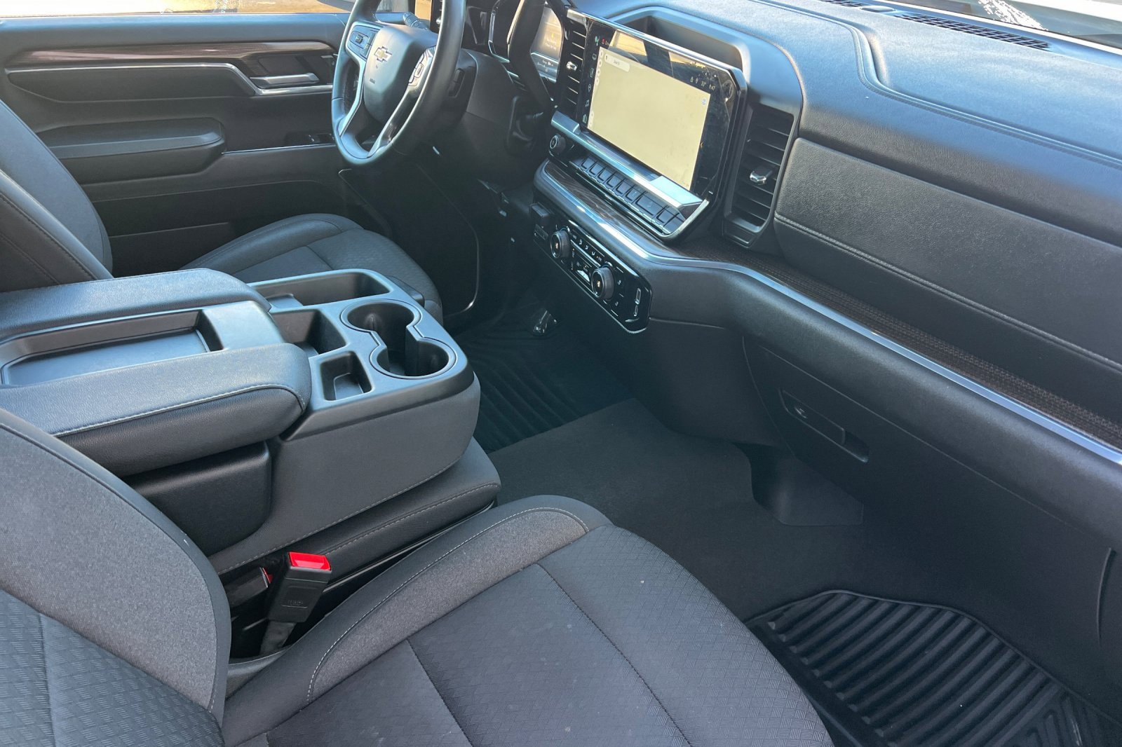 Used 2024 Chevrolet Silverado 2500 LT w/ Convenience Package image 15