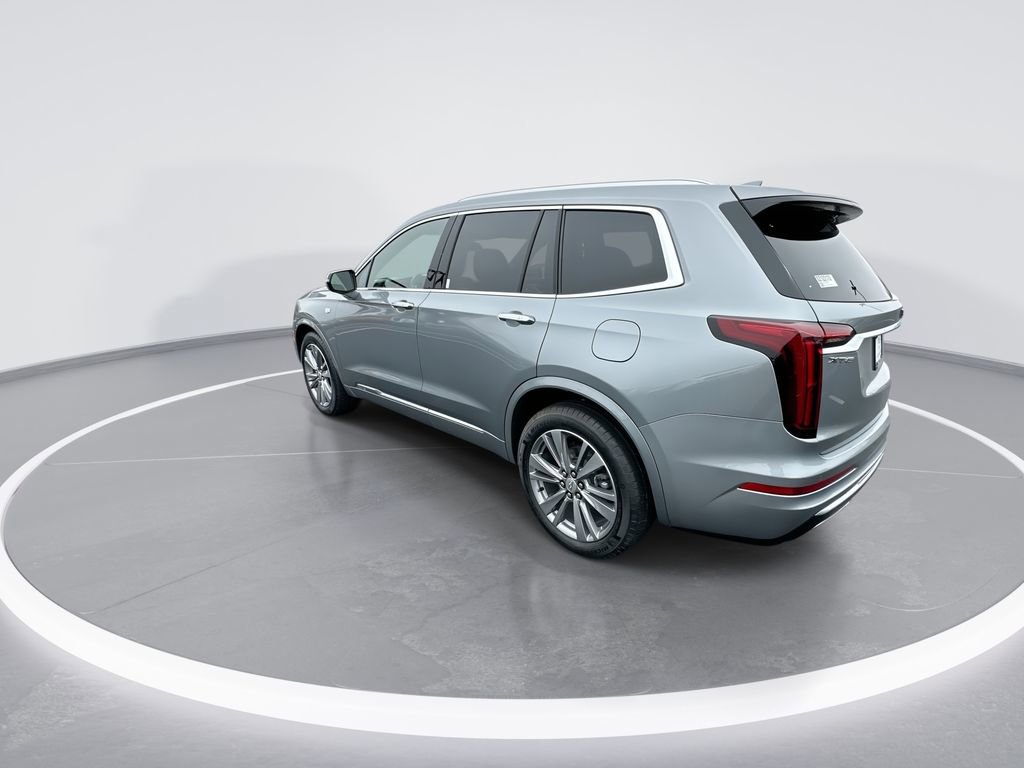 Used 2025 Cadillac XT6 Premium Luxury FWD image 6
