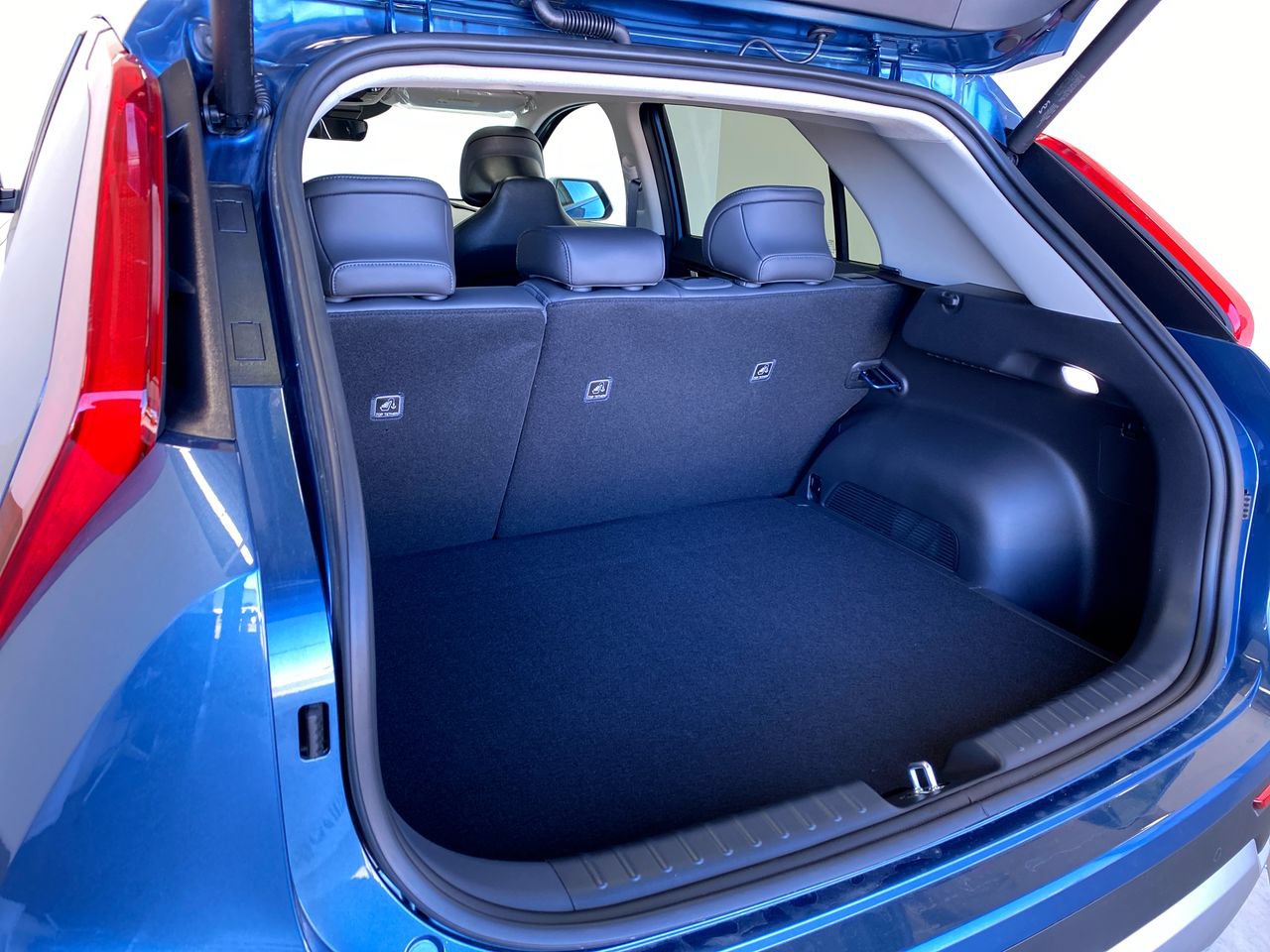 New 2026 Kia Niro EX FWD image 15