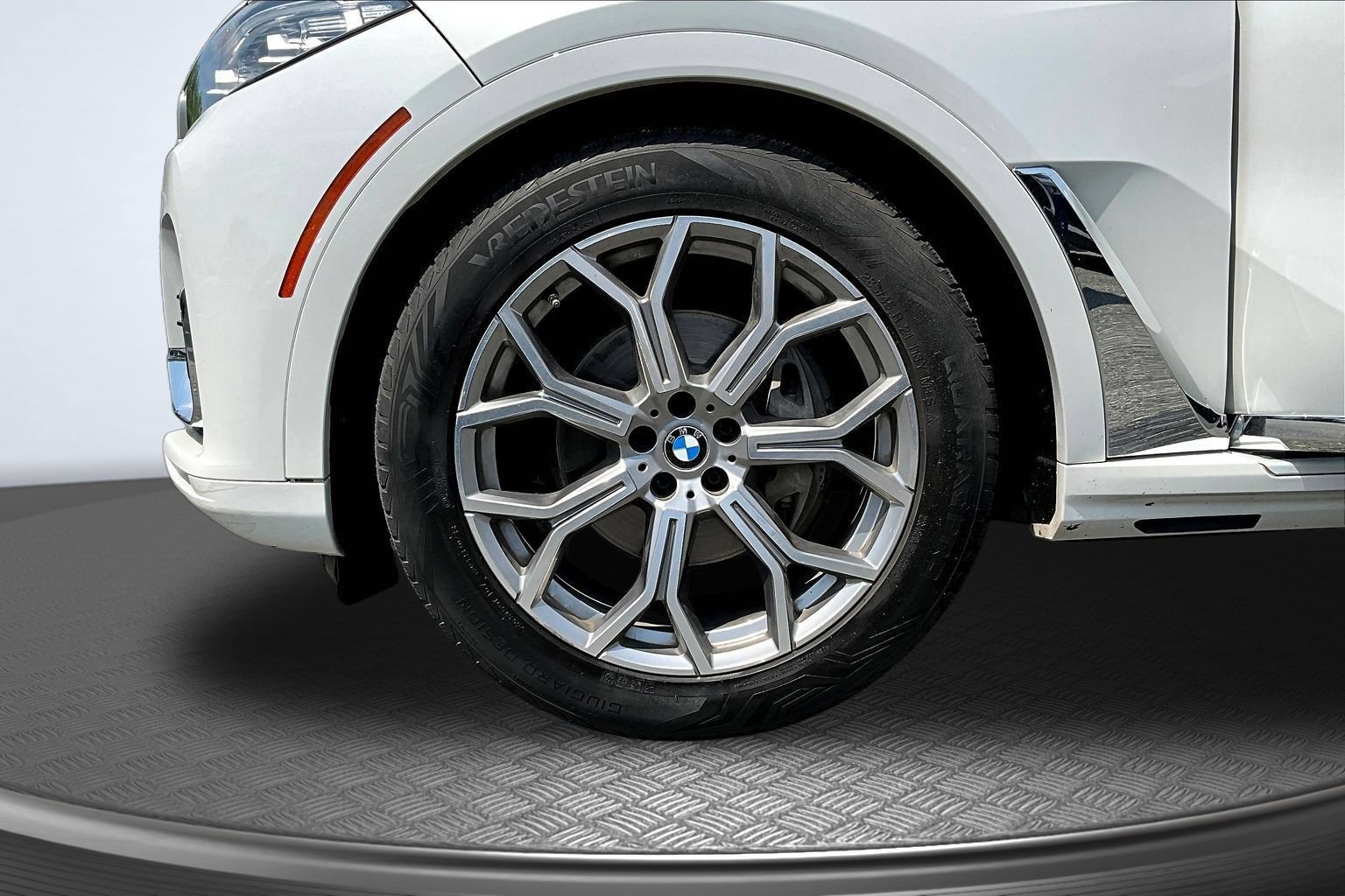 Used 2020 BMW X7 xDrive40i w/ Cold Weather Package AWD/4WD image 31