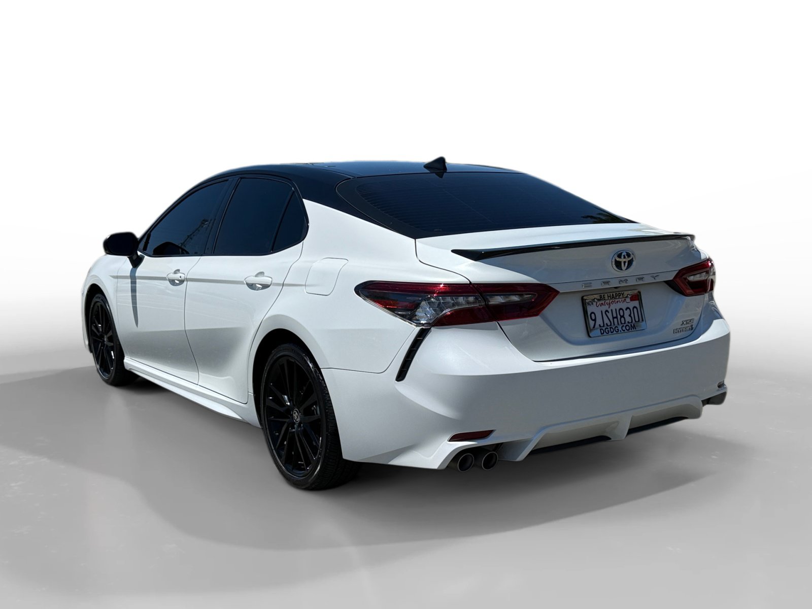 Used 2024 Toyota Camry XSE FWD image 3