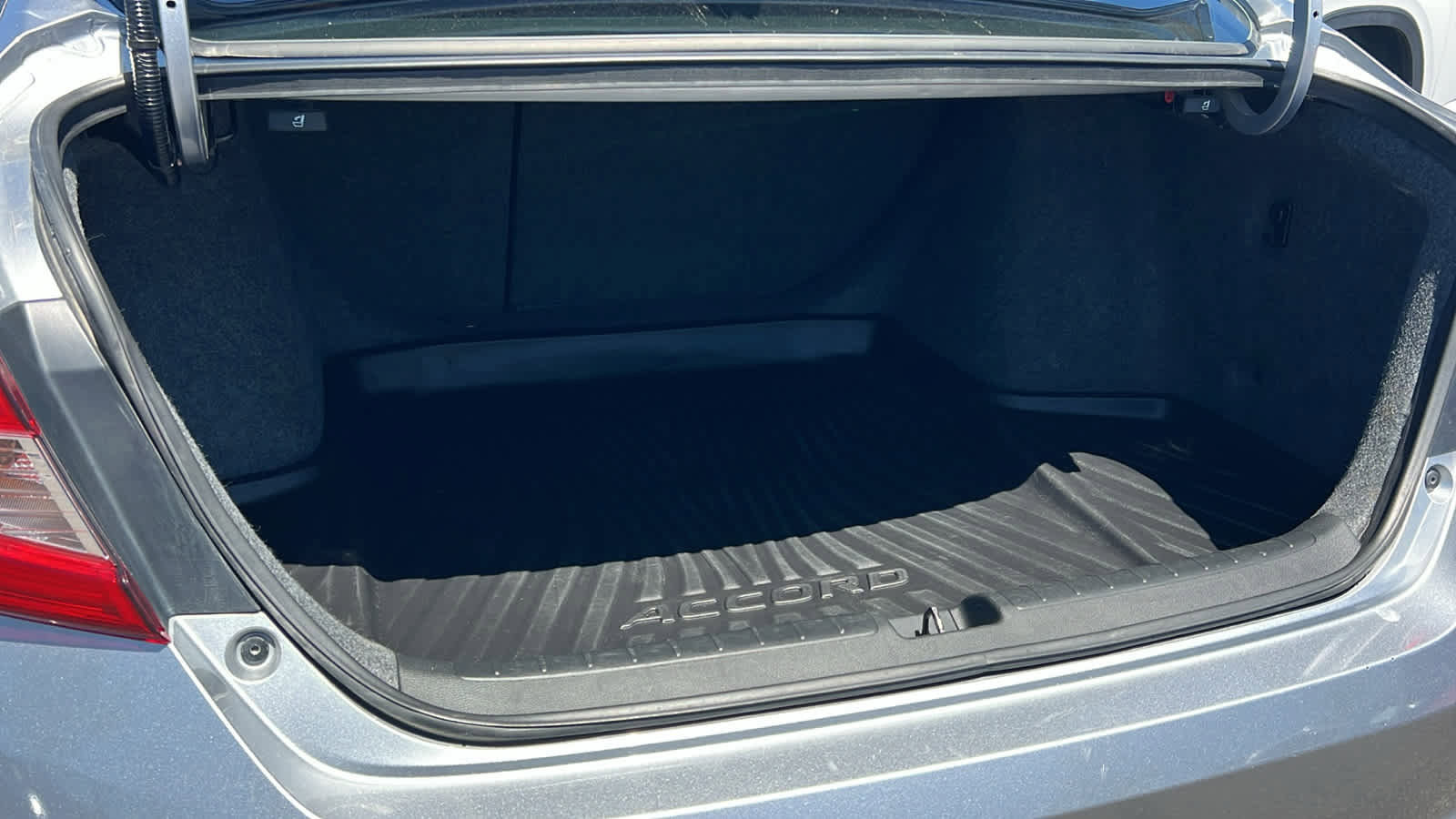 Used 2020 Honda Accord Sport image 27