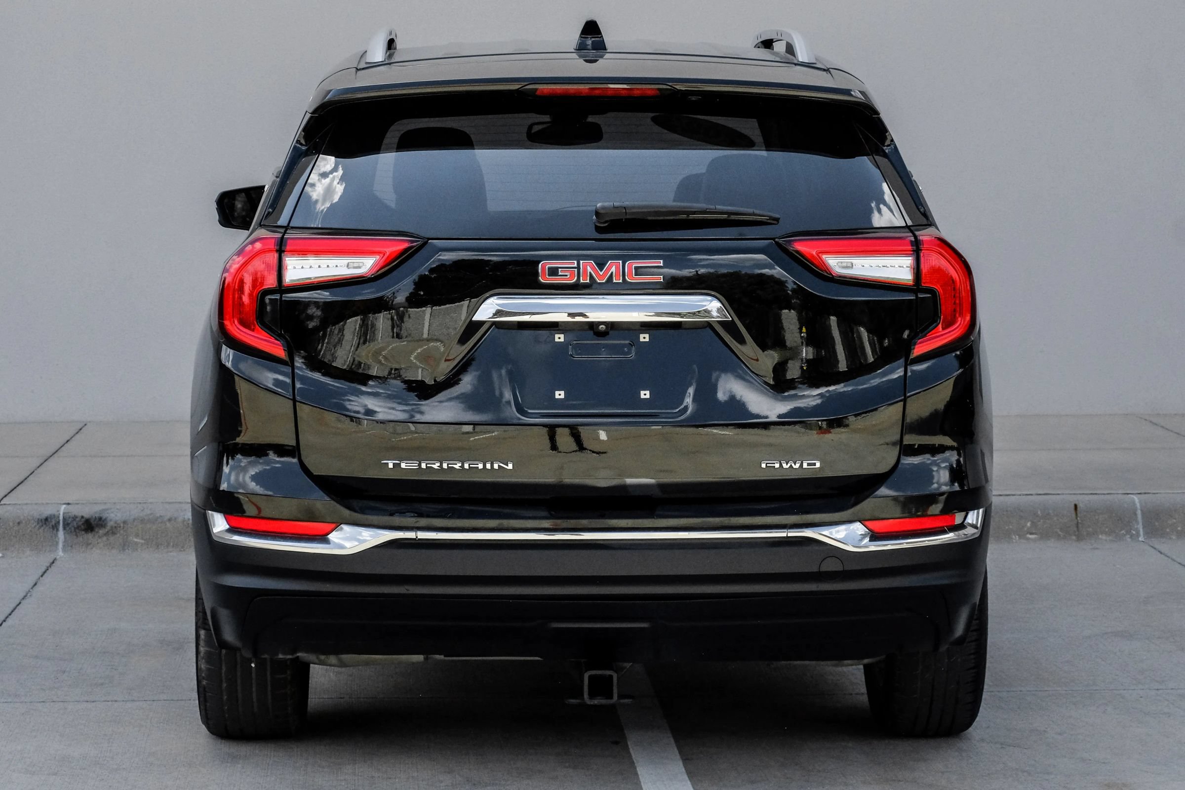 Used 2023 GMC Terrain SLT AWD/4WD image 8