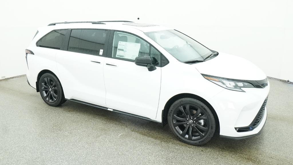 New 2026 Toyota Sienna XSE FWD image 12