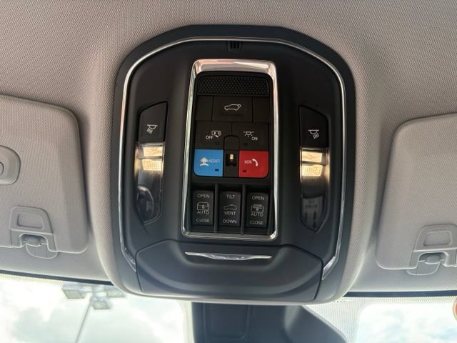 Used 2022 Jeep Grand Cherokee Limited 4xe w/ Luxury Tech Group II AWD/4WD image 23