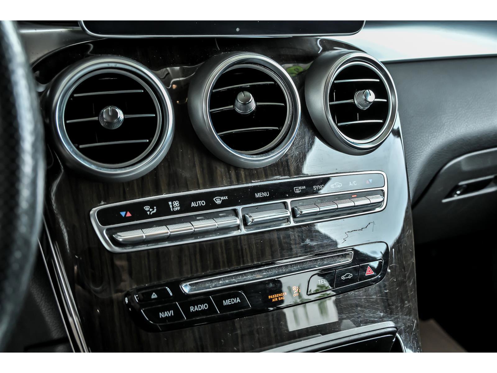 Used 2016 Mercedes-Benz GLC 300 4MATIC image 21