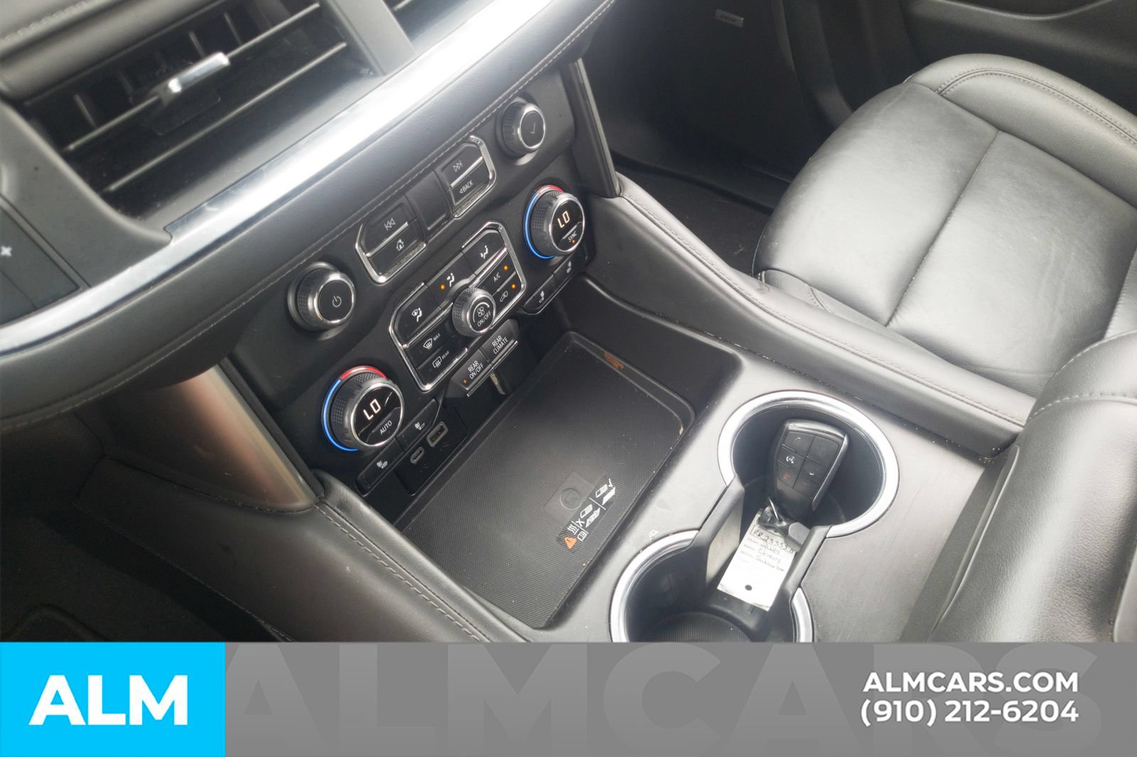 Used 2024 Chevrolet Suburban LT RWD image 25