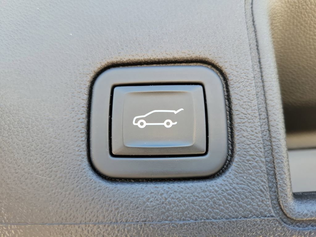 Used 2023 GMC Terrain Denali AWD/4WD image 9