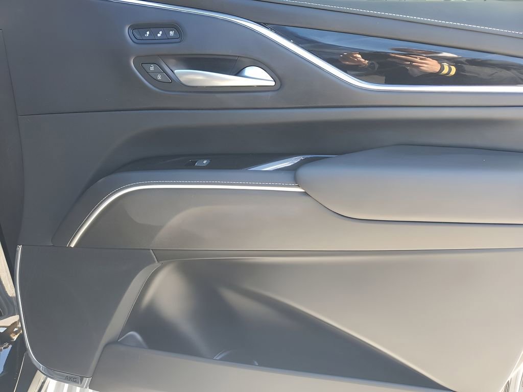 Used 2024 Cadillac Escalade ESV V image 46