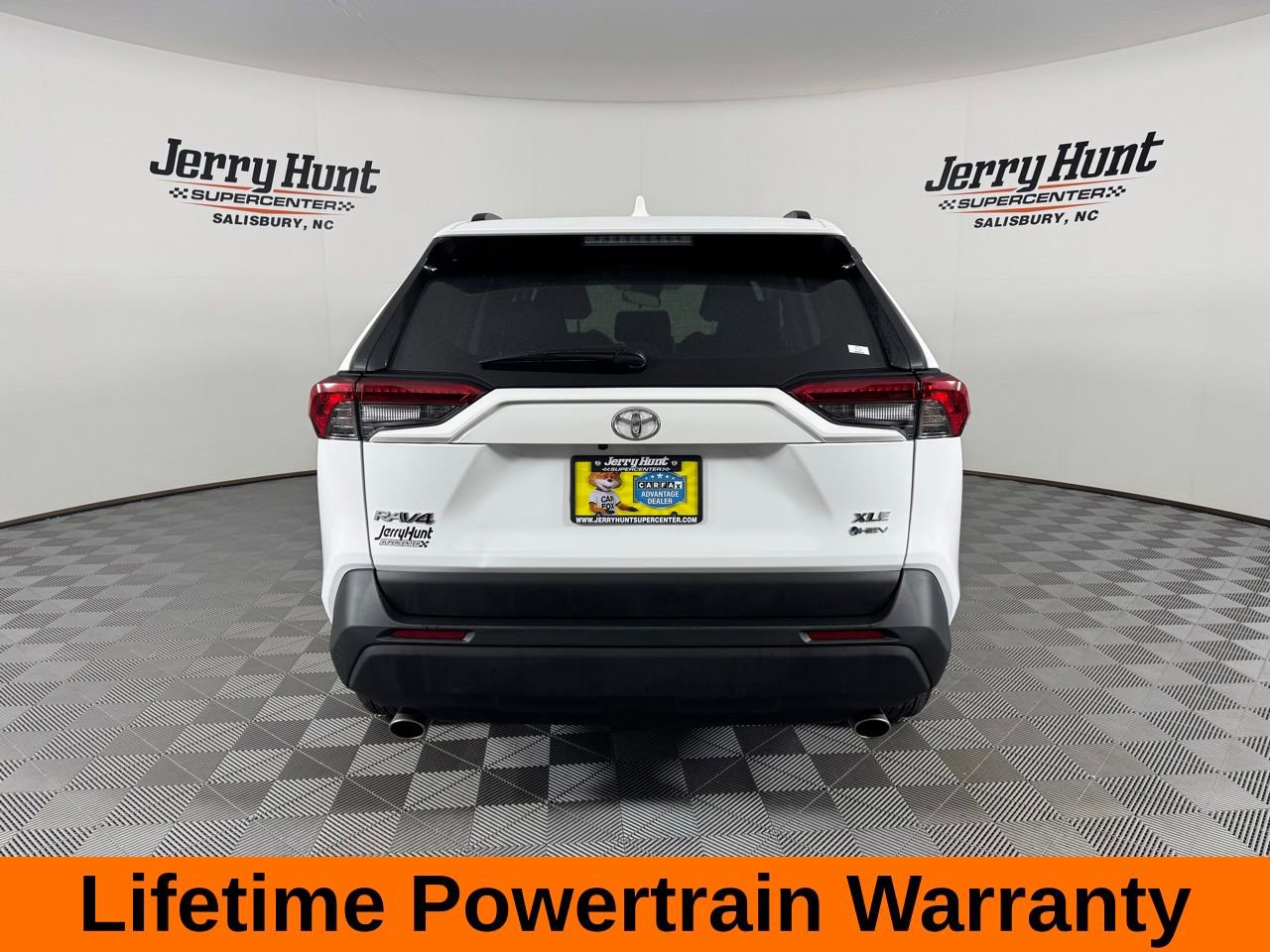 Used 2025 Toyota RAV4 XLE image 8