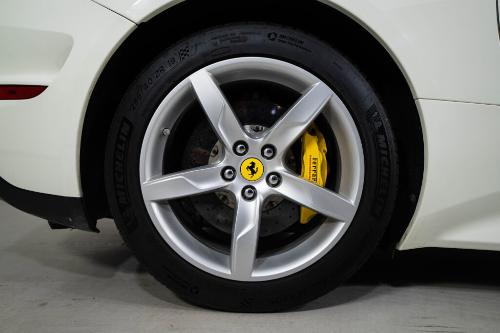Used 2017 Ferrari California T RWD image 30