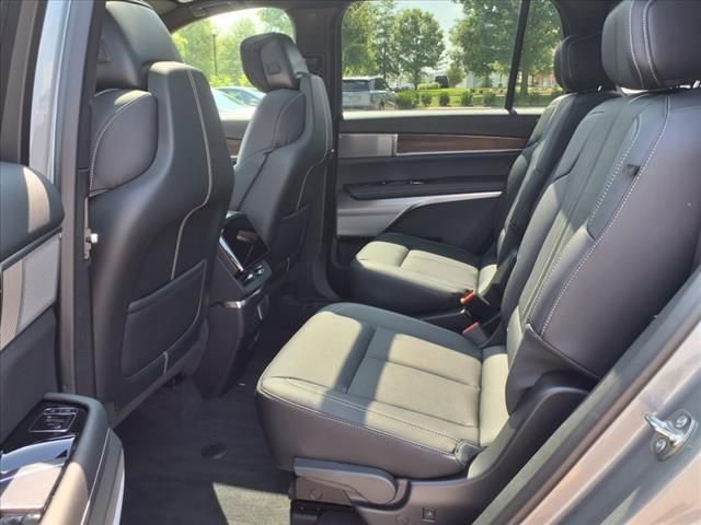 New 2026 Cadillac Vistiq Luxury image 19