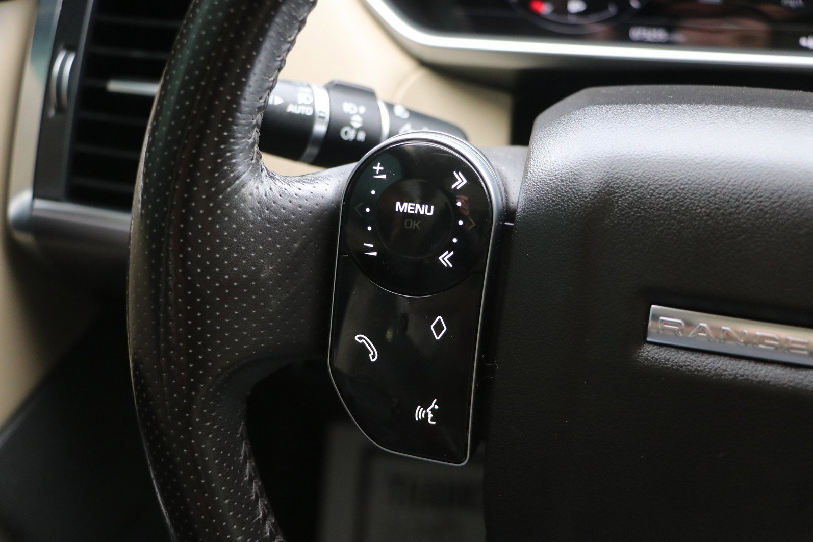 Used 2019 Land Rover Range Rover Sport HSE image 18