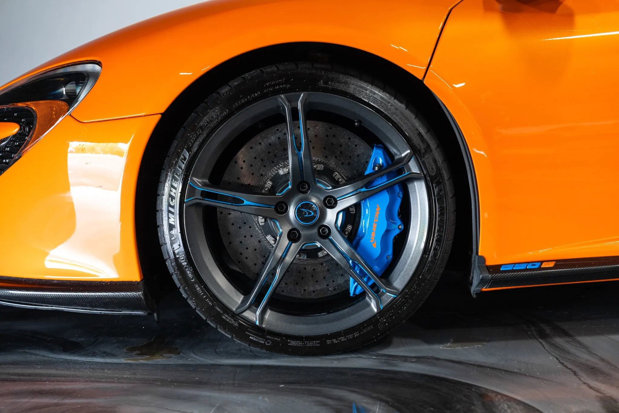 Used 2016 McLaren 650S Spider image 31