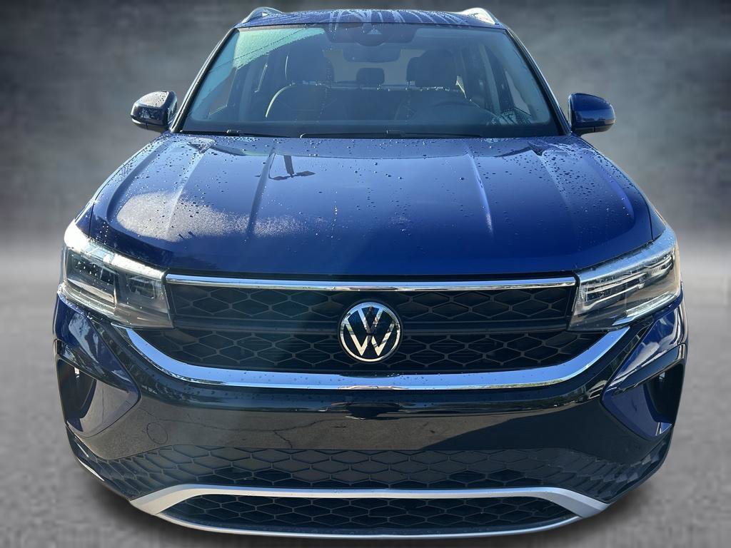 Certified 2023 Volkswagen Taos SE FWD image 8