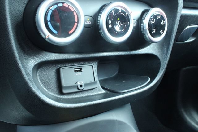 Used 2014 FIAT 500L Pop FWD image 17