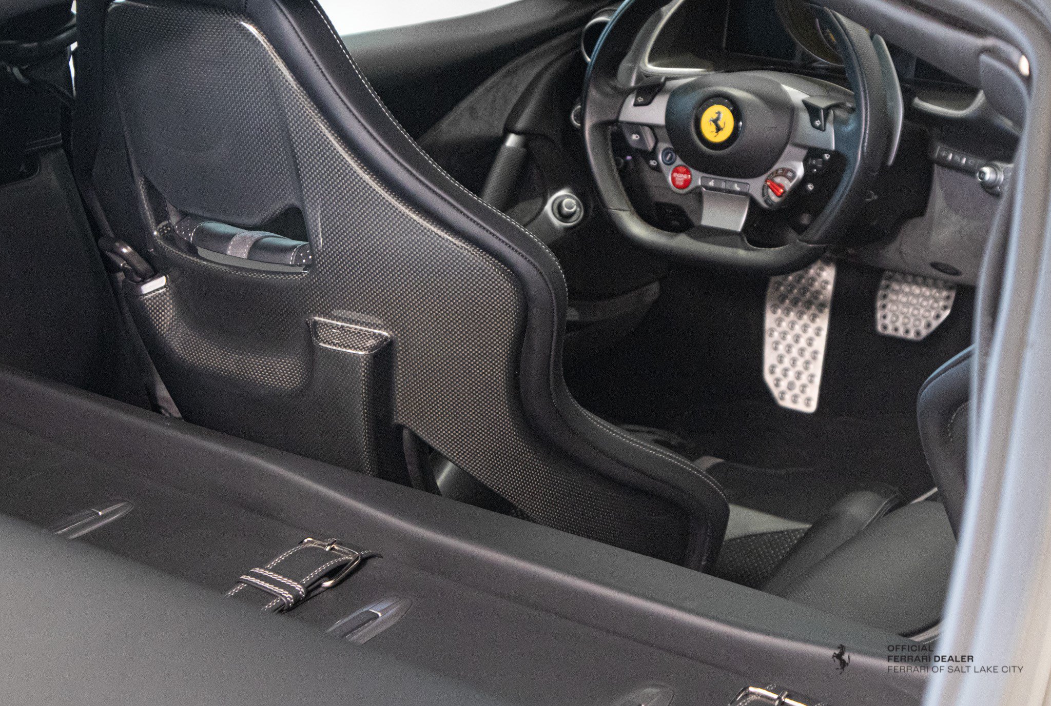 Used 2018 Ferrari 812 Superfast RWD image 6