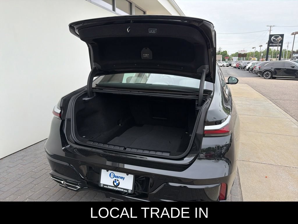 Used 2025 BMW 760i xDrive AWD/4WD image 8