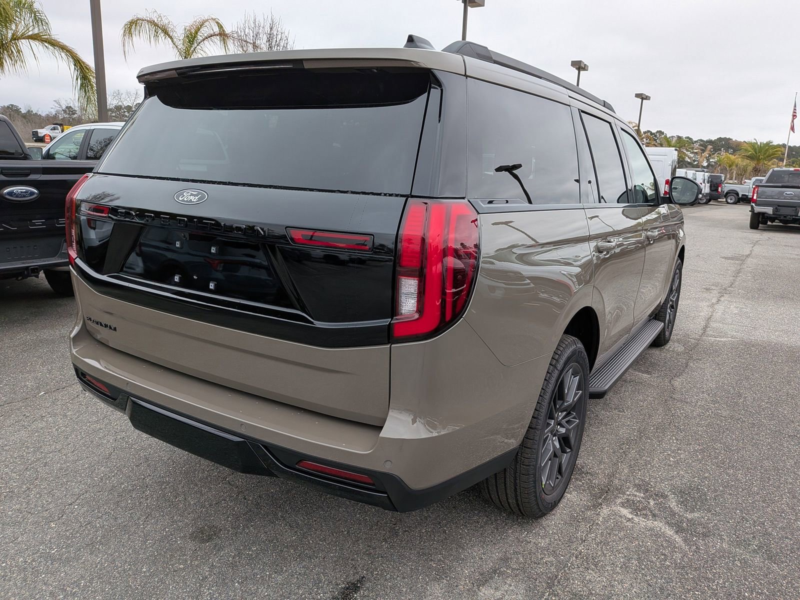 New 2026 Ford Expedition Platinum w/ Stealth Appearance Package image 4