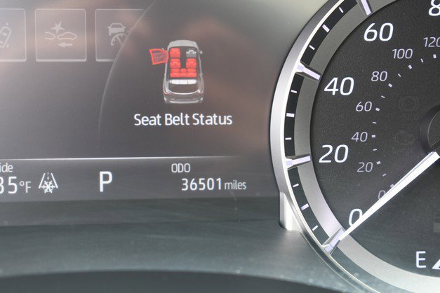 Used 2023 Toyota Highlander XLE AWD/4WD image 34