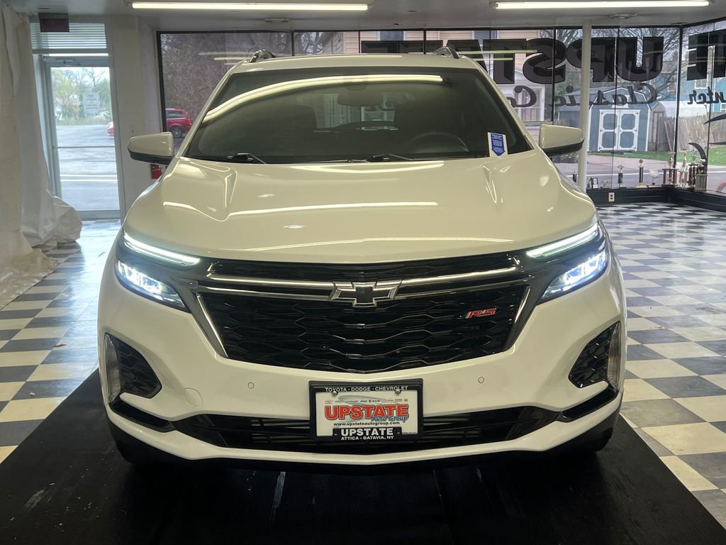 Used 2023 Chevrolet Equinox RS image 2