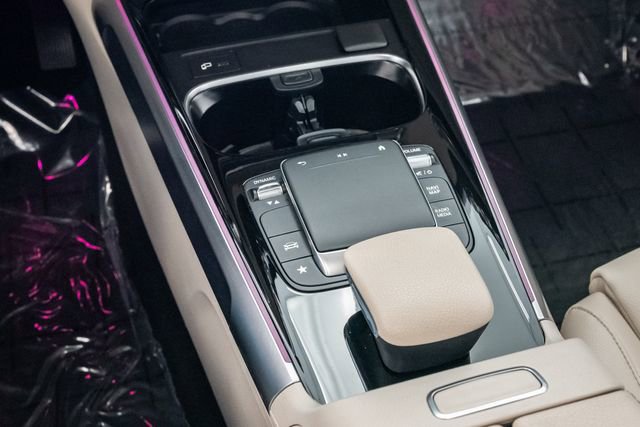 Used 2021 Mercedes-Benz GLB 250 w/ Premium Package image 23