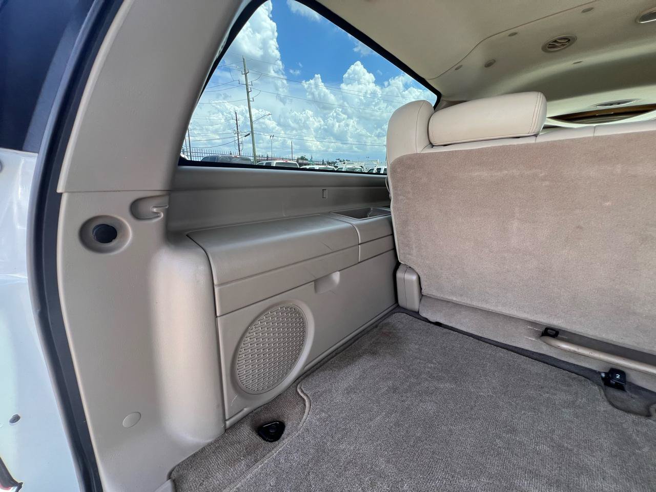 Used 2004 GMC Yukon XL SLT w/ Preferred Equipment Group RWD image 43