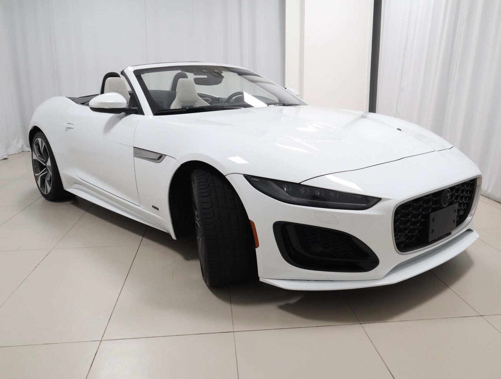 Used 2024 Jaguar F-TYPE Convertible AWD image 7