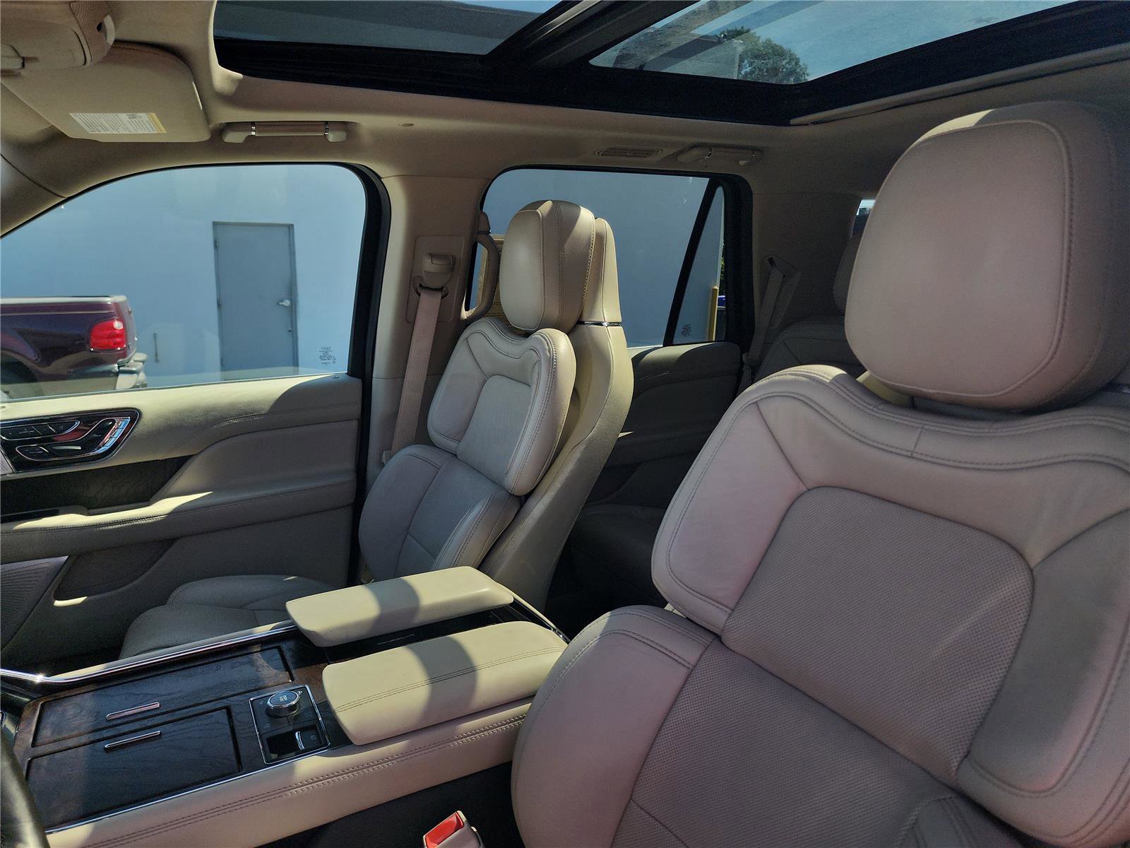 Certified 2020 Lincoln Navigator Reserve w/ Luxury Package RWD image 15