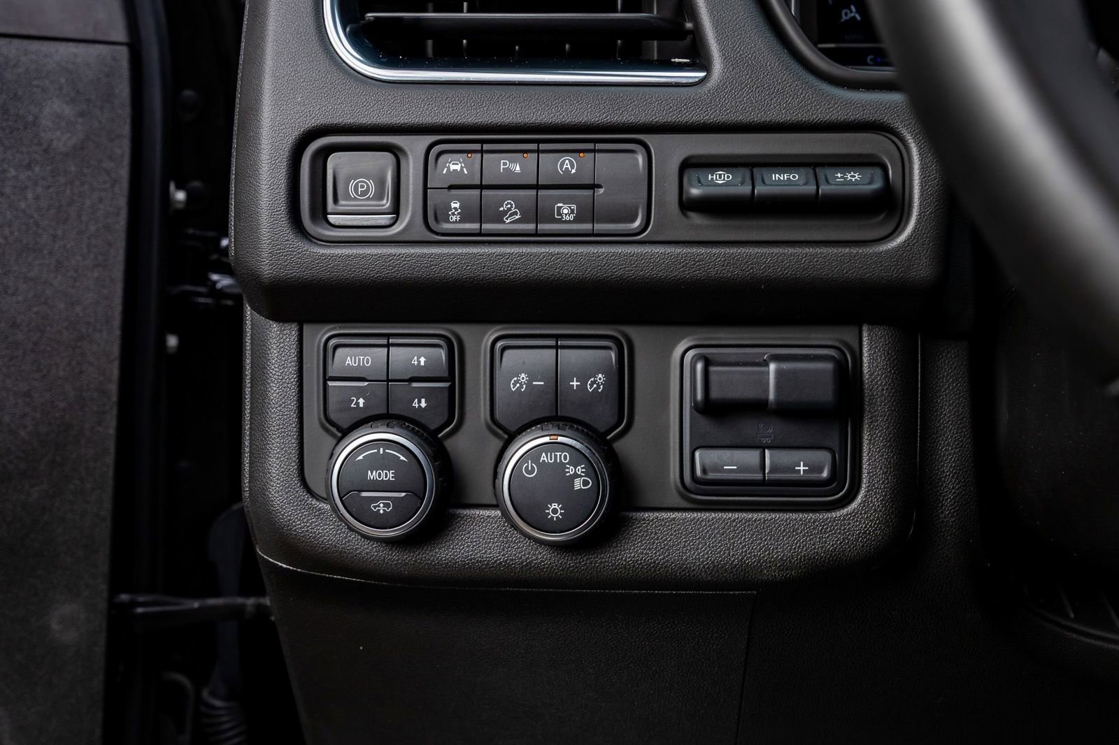 Used 2023 Chevrolet Tahoe High Country AWD/4WD image 22